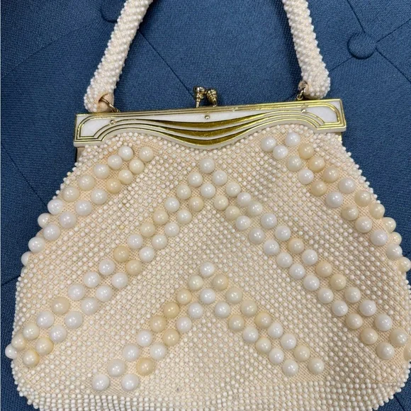 Vintage Beaded Hong Kong Elegant Cream lined Kisslock Handbag - Picture 3 of 14
